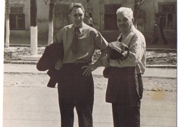 Иван Щеглов (справа), 1 мая 1956 г.